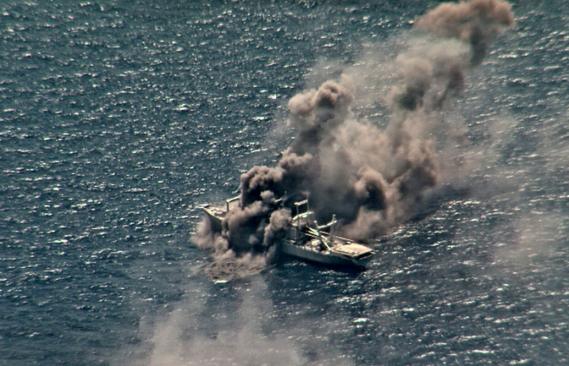 達勒姆號遭3枚導彈命中後的畫面   圖 : 美太平洋艦隊影片截圖   