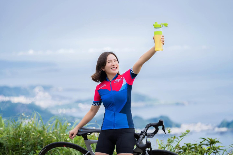 林彥君補充，有人說在騎車或比賽前補充咖啡因、兒茶素真的有助於運動表現，以她親身經驗真的很有感。   圖／翻攝林彥君151臉書
