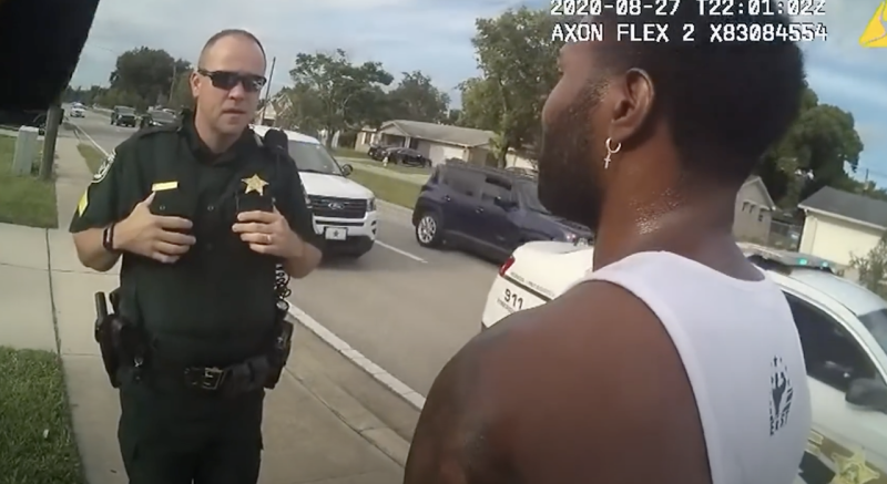 最後當地警長以「錯誤拘留」將約瑟夫釋放。   圖：翻攝自10 Tampa Bay YouTube