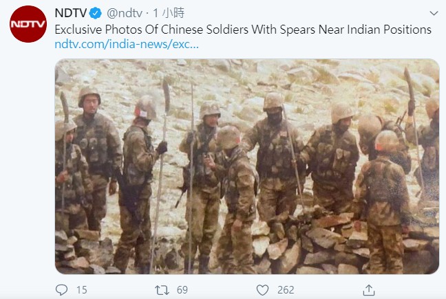 印度媒體報導稱，解放軍裝備了比之前衝突中所使用的狼牙棒更凶狠的「中世紀風格長刀」。   圖：翻攝推特