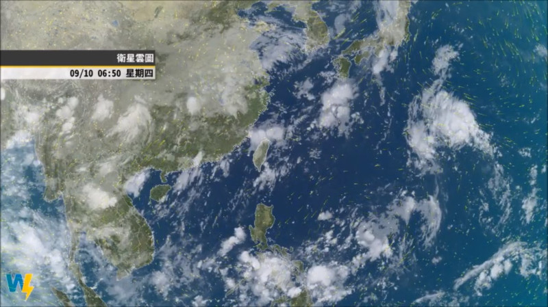 從衛星雲圖上可見，台灣上空有鬆散的微弱鋒面，今、明兩天北北基、東部水氣增加，整天都會有陣雨出現。   圖：翻攝臉書粉絲專頁