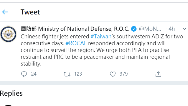國防部罕見在推特上發文，呼籲中國民解放軍保持克制，維護區域穩定。   圖：擷取自推特Twitter