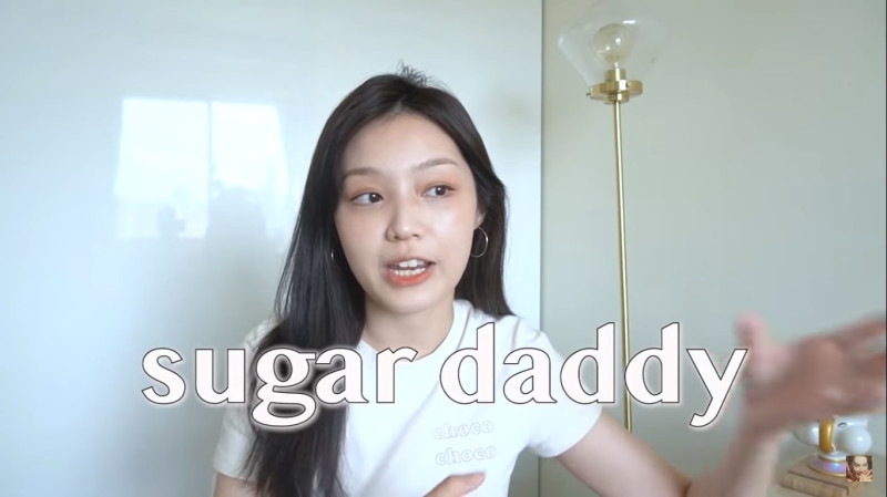 包養網站上有許多的男性金主，她稱為Suger daddy(糖爹)。   圖：翻攝YouTube