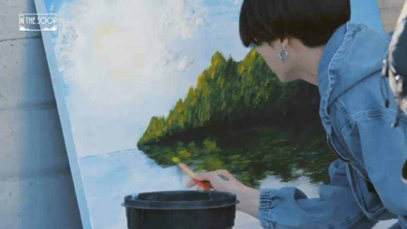 柾國完全沒有打草稿，就直接畫出超寫實山水畫。   圖：截圖自JTBC