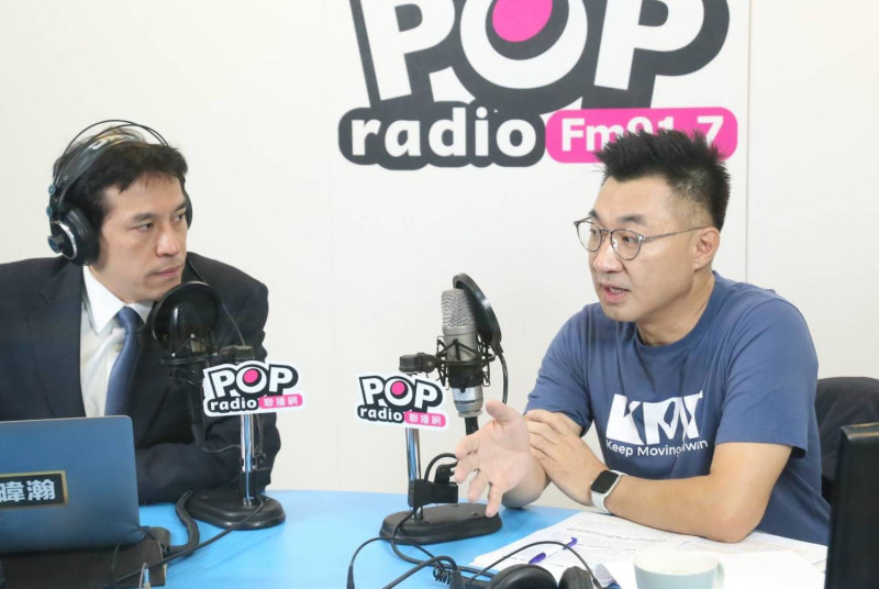 國民黨主席江啟臣接受電台專訪。   圖：《POP撞新聞》/提供