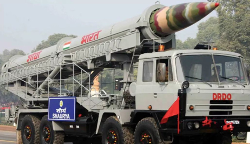 印度日前成功試射可攜帶核子彈頭的新型「英勇」飛彈（Shaurya missile）。   圖：翻攝自推特