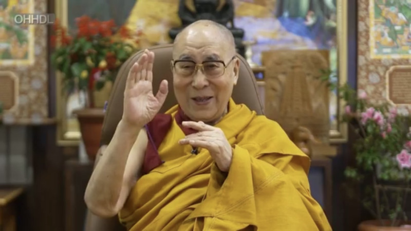 西藏精神領袖達賴喇嘛透露，自己已經接受台灣清華大學的邀請，將以達賴喇嘛「教授」的學術頭銜出席清大演講。   圖：取自達賴喇嘛臉書