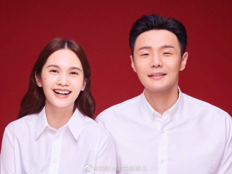藝人楊丞琳(左)去年(2019)與中國歌手李榮浩(右)登記結婚。   圖：翻攝微博