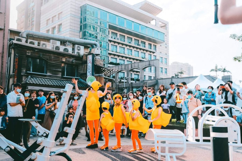 2020 台灣設計展 CHECK in 新竹，由日日掘力 RIRI KUTLAT ​團隊帶來的平行世界的旅行指南：鴨子散散步 。   圖：取自2020台灣設計展臉書