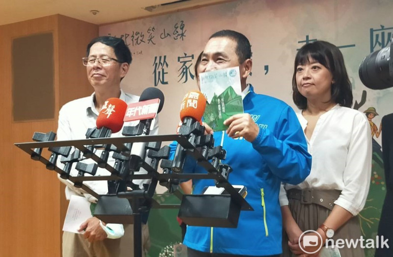 侯友宜證實，新北市的防疫津貼是由新北市的救護獎金來支應，中央一毛錢也沒出。    圖：林昀真/攝