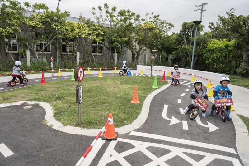 17日、18日、24日、25日兩周末將於港南公園舉辦「2020大小bike騎港南」活動，新竹的父母親多了小孩放電新去處。   圖：新竹市政府／提供
