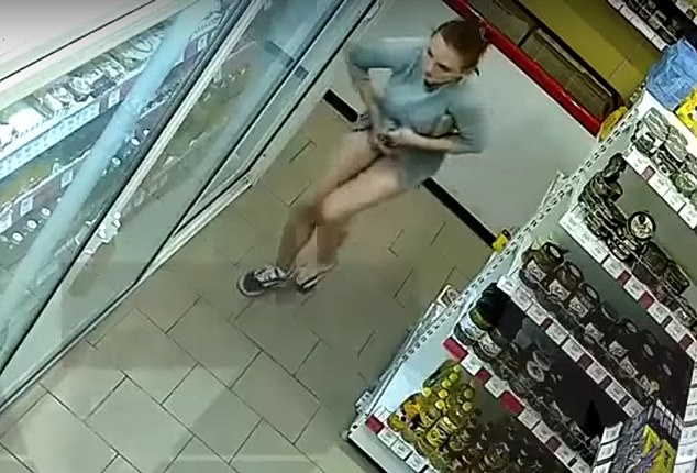 監視器畫面顯示一名俄羅斯女子偷竊   圖：翻攝自環視頻