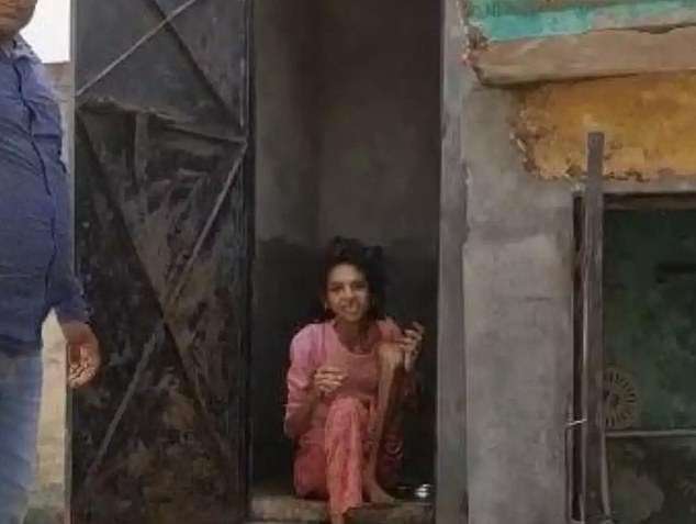 印度一名女子遭丈夫關在廁所裡18個月   圖：翻攝《環球網》