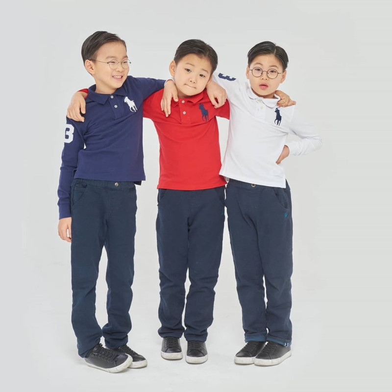 「大韓民國萬歲」三胞胎現在已經上小學了，爸爸宋一國日前公開他們近況，讓想念三胞胎的粉絲十分開心。   圖：翻攝自宋一國IG