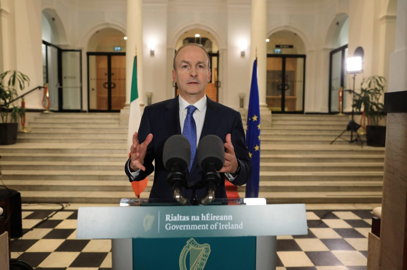 愛爾蘭總理馬丁宣布，22日起愛爾蘭進入全國封鎖。   圖：翻攝自Micheál Martin臉書