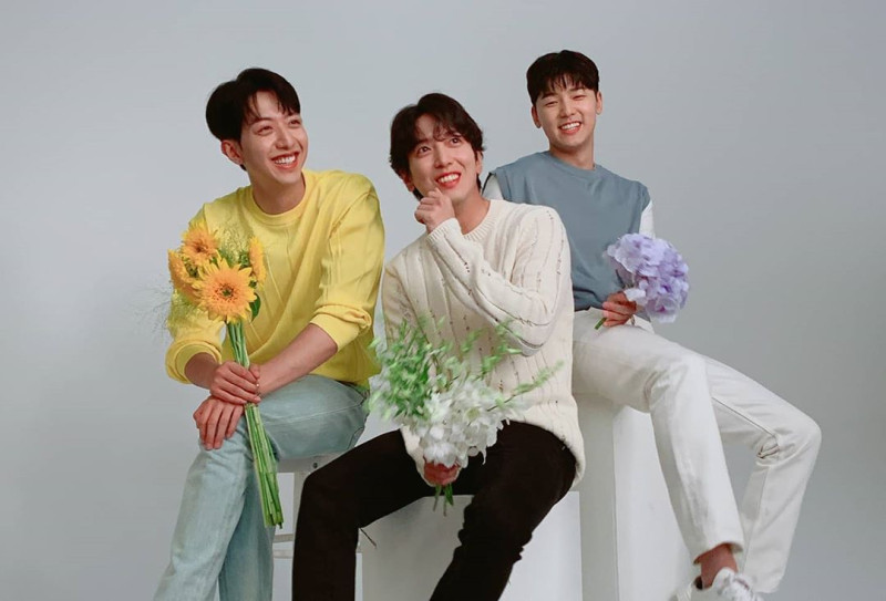 南韓花美男樂團CNBLUE已完成續約，將以3人體制在年底發行新專輯。（圖左到右：李正信、鄭容和、姜敏赫）   圖：翻攝自姜敏赫IG