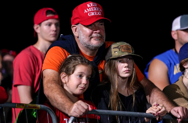 川普造勢場的支持群眾不但堅定且越來越多現身力挺   圖:AP IMAGES
