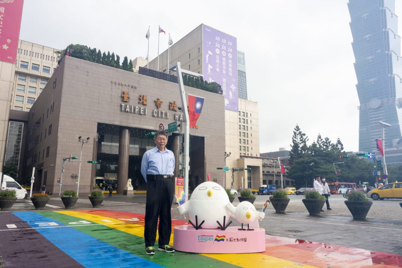 同志大遊行前夕，台北市長柯文哲簽署加入「國際彩虹城市」。   圖：台北市政府 / 提供