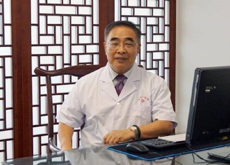 中國工程院院士、天津中醫藥大學校長張伯禮今（28）日表示，武肺病毒已產生變異，毒性減弱但傳染性增強，導致無症狀感染者越來越多。   圖：翻攝人民網