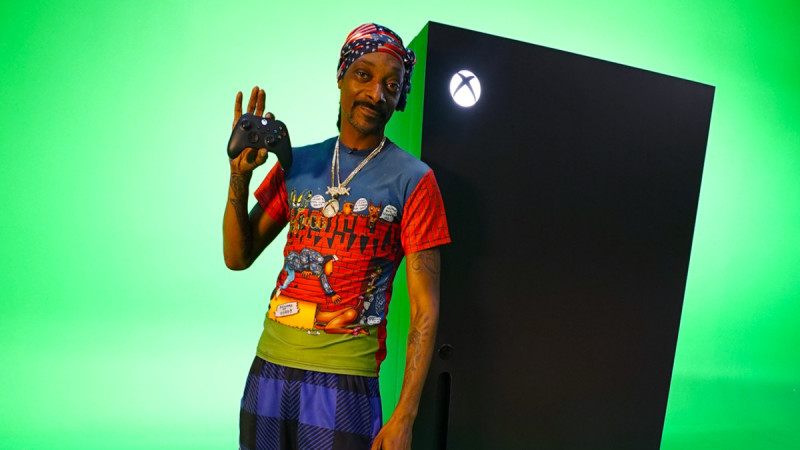 微軟舉辦Xbox Series X造型冰箱抽獎活動，請來知名饒舌歌手Snoop Dogg擔任代言人。   圖：翻攝自Xbox官網