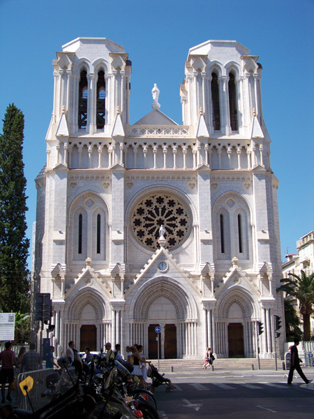 29日發生恐怖攻擊事件的法國尼斯聖母教堂，是尼斯最大的教堂，距今已有152年歷史。   圖：翻攝自尼斯聖母教堂官網