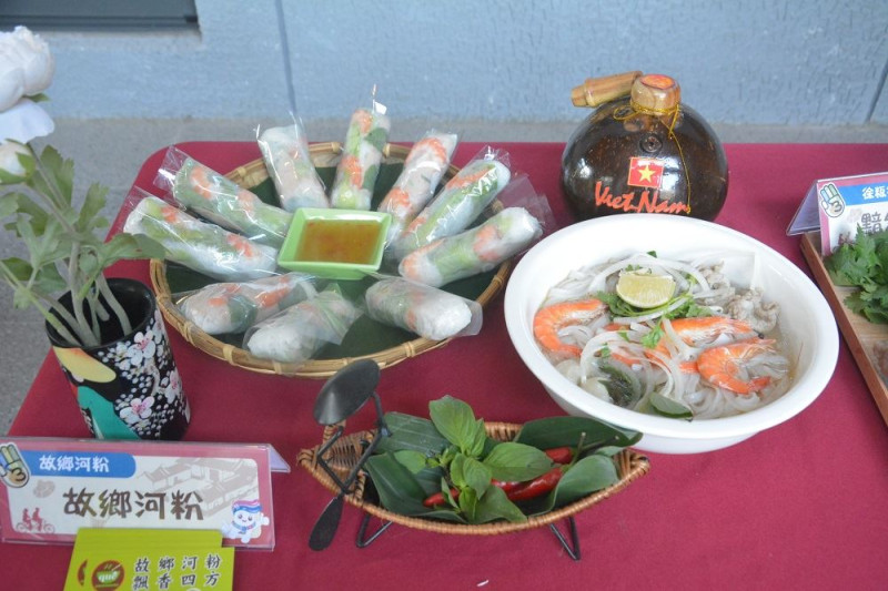 本次粄條文化節，聚集不同的異國美食，進行料理競賽。(圖為越南河粉)   圖：取自屏東縣政府網站