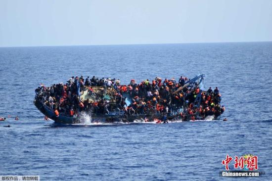 據IOM統計，2020年從塞內加爾偷渡前往加那利群島的難民中，已有414人不幸喪生。   圖 : 翻攝自中新網