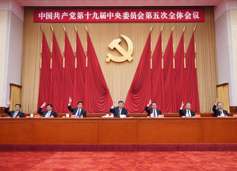 中國共產黨在今天舉行了第19屆5中全會，習近平坐鎮全場核心位置。   圖 : 翻攝自新華網