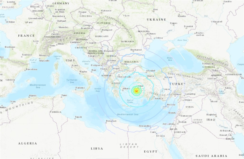 美國地質調查所表示，這次地震震央距離希臘愛琴海島嶼薩摩斯（Samos）的尼翁卡羅維西鎮（Neon Karlovasion）14公里。   圖：翻攝美國地質研究所網頁earthquake.usgs.gov