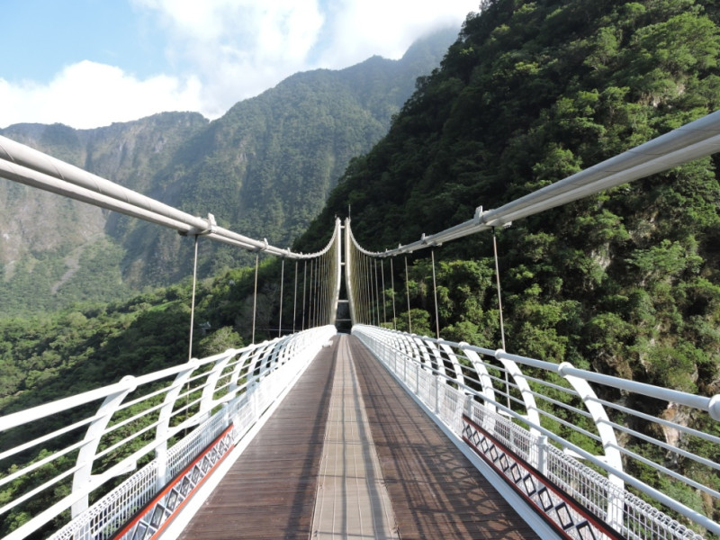 太魯閣國家公園山月吊橋步道無障礙活動場所一。   圖：營建署／提供