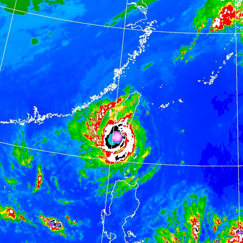閃電颱風暴風圈壟罩台東與恆春半島一帶。   圖：中央氣象局提供