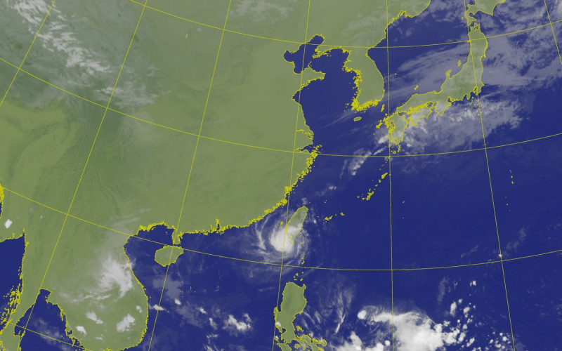 受到閃電颱風影響，東南部地區及恆春半島仍有可能出現豪雨。   圖：中央氣象局提供