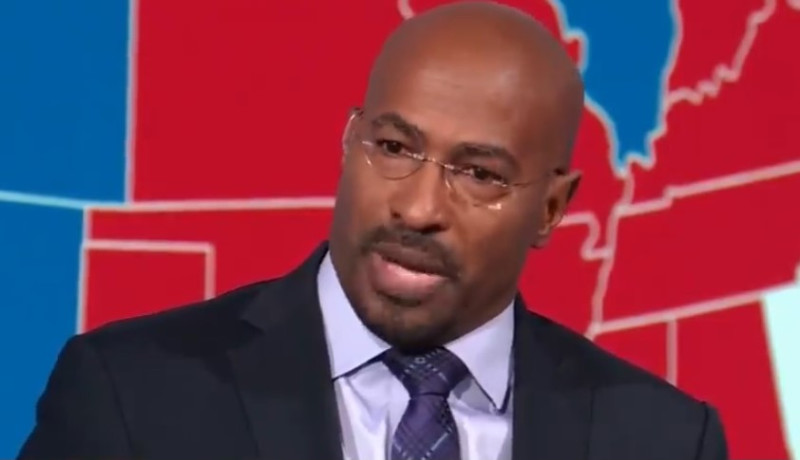 「CNN」評論員瓊斯（Van Jones）日前在聽聞拜登確定勝選的消息後，直接在公開節目中落下男兒淚，他強調，拜登的勝利對他們來說意義重大，現在有色人種終於有機會可以獲得安寧。   圖：擷取自Van Jones臉書影片