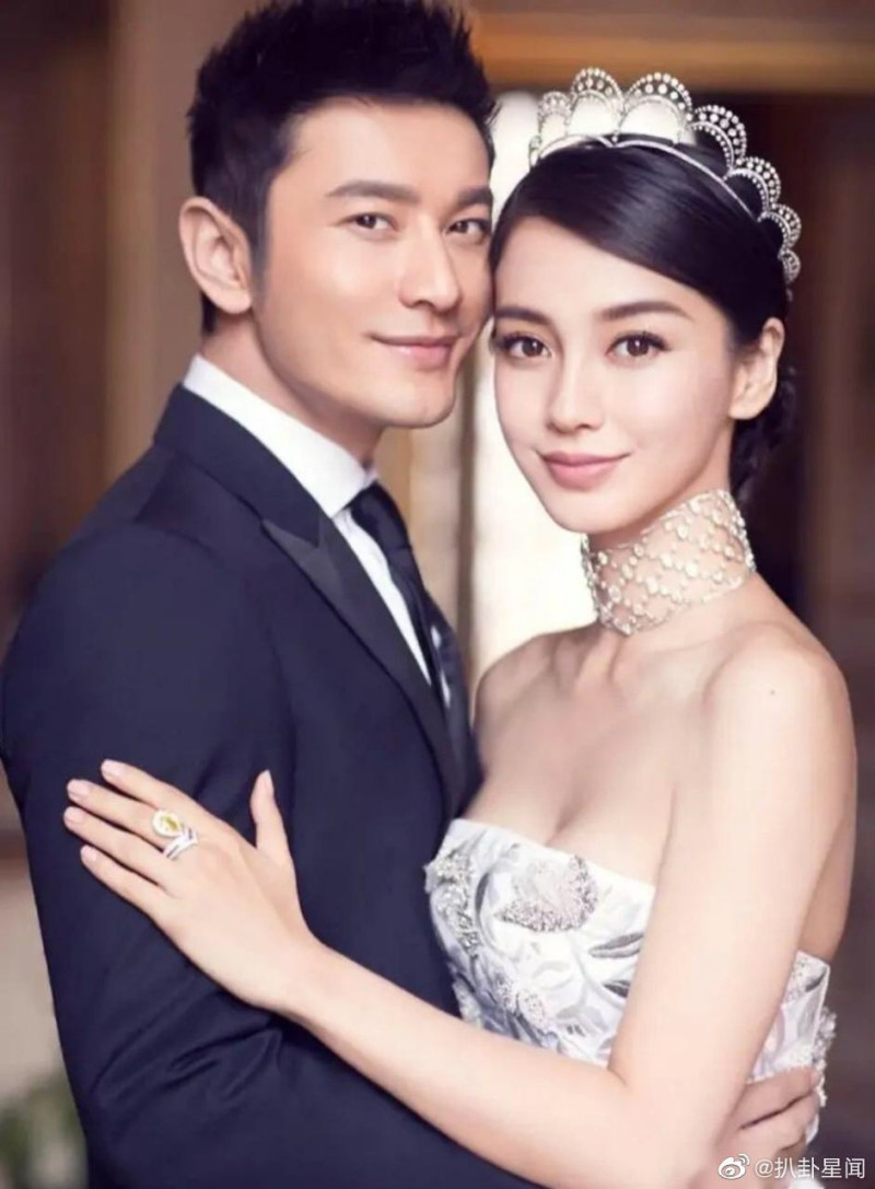 黃曉明(左)和Angelababy(楊穎)結婚5年，兩人育有一個兒子小海綿。   圖：翻攝微博