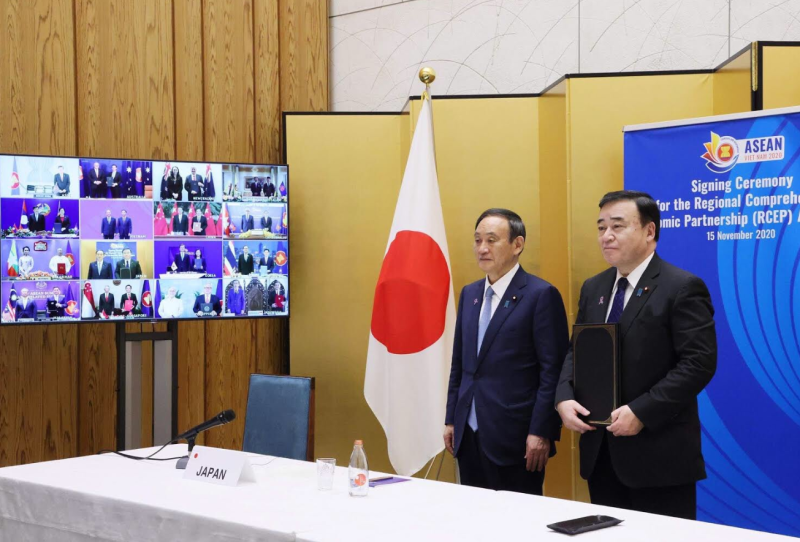 RCEP透過視訊完成簽署。圖左為日本首相菅義偉。 圖：取自菅義偉twitter