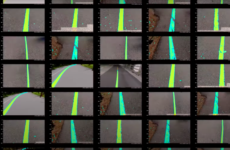 App透過道路的指引線判斷盲人跑者位置，並發出提醒。   圖：翻攝自Google Youtube
