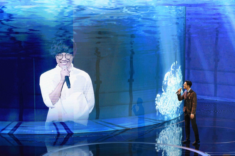 表演節目部分收視第2高的是由盧廣仲(左)、陳昊森(右)合唱〈刻在我心底的名字〉。   圖：金馬執委會/提供