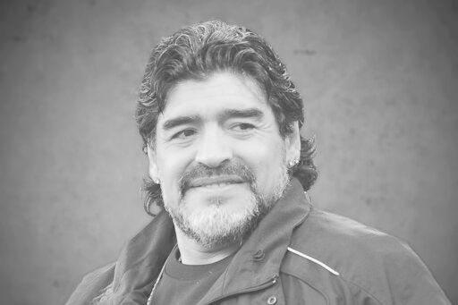 阿根廷足球傳奇人物馬拉度納（Diego Maradona）25日因心臟病發作過世，享壽60歲。   圖／達志影像／美聯社