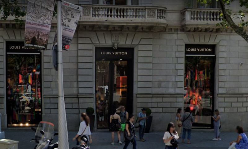 位於巴塞隆納格拉西亞大道 (Paseo de Gracia)的名牌店路易威登 (Louis Vuitton)。   圖: 翻攝自GOOGLE MAP