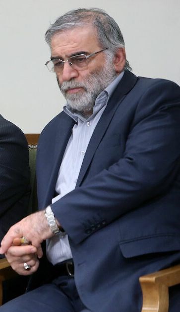 伊朗最重要核子科學家法克里薩德（圖）27日遭刺殺身亡後，伊朗武裝部隊參謀長巴格瑞警告，將對幕後策劃攻擊者施以「嚴厲報復」。（圖取自伊朗最高領導人哈米尼辦公室網頁english.khamenei.ir）   
