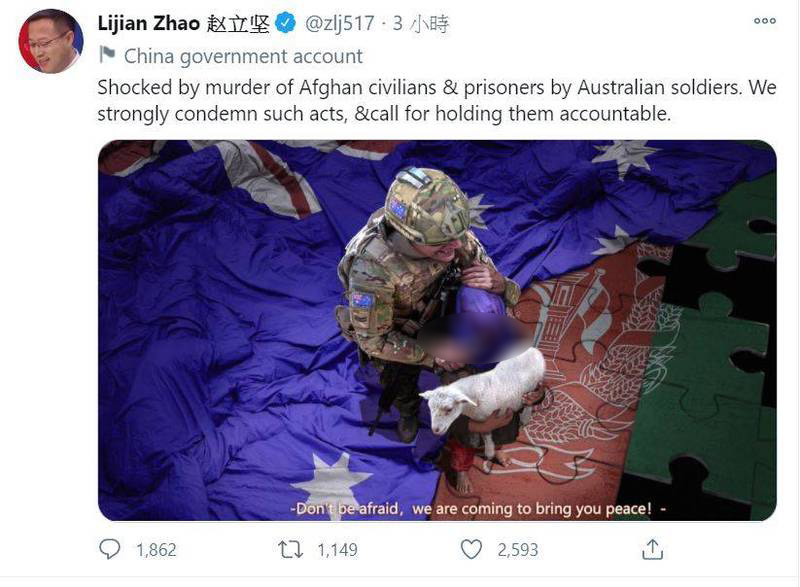 中國外交部發言人趙立堅於推特上傳一張澳洲士兵持刀對一阿富汗男孩割喉的血腥照片，經澳媒證實為不實的合成圖，中澳關係再次降到冰點。   圖：翻攝自趙立堅推特