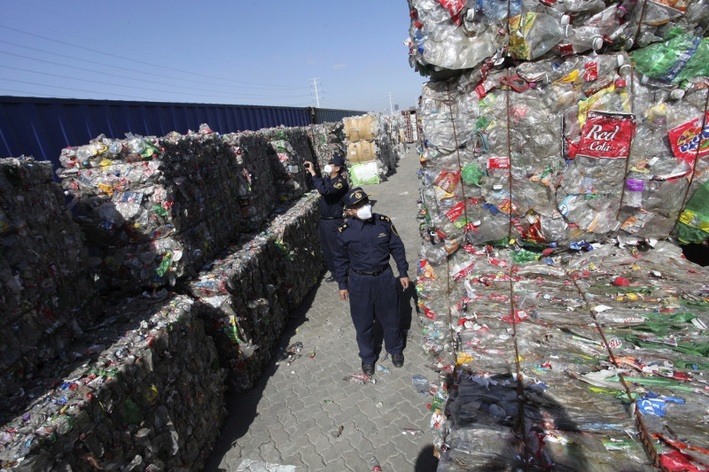 中國將全面禁止從各國進口垃圾，不再充當世界垃圾桶。   圖：達志影像 / 路透社