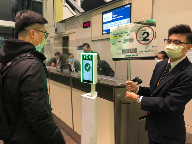 長榮航空加入美國生物辨識出境計畫(Biometric Exit Program)，即日起於舊金山機場提供人臉辨識方式登機服務，不需掃描及收取登機證即可登機，降低人員接觸機會。   圖：長榮航空／提供
