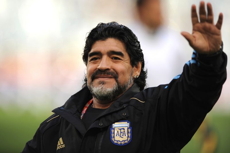 阿根廷足球傳奇人物馬拉度納（Diego Maradona）25日因心臟病發作過世，享壽60歲。   圖／達志影像／美聯社