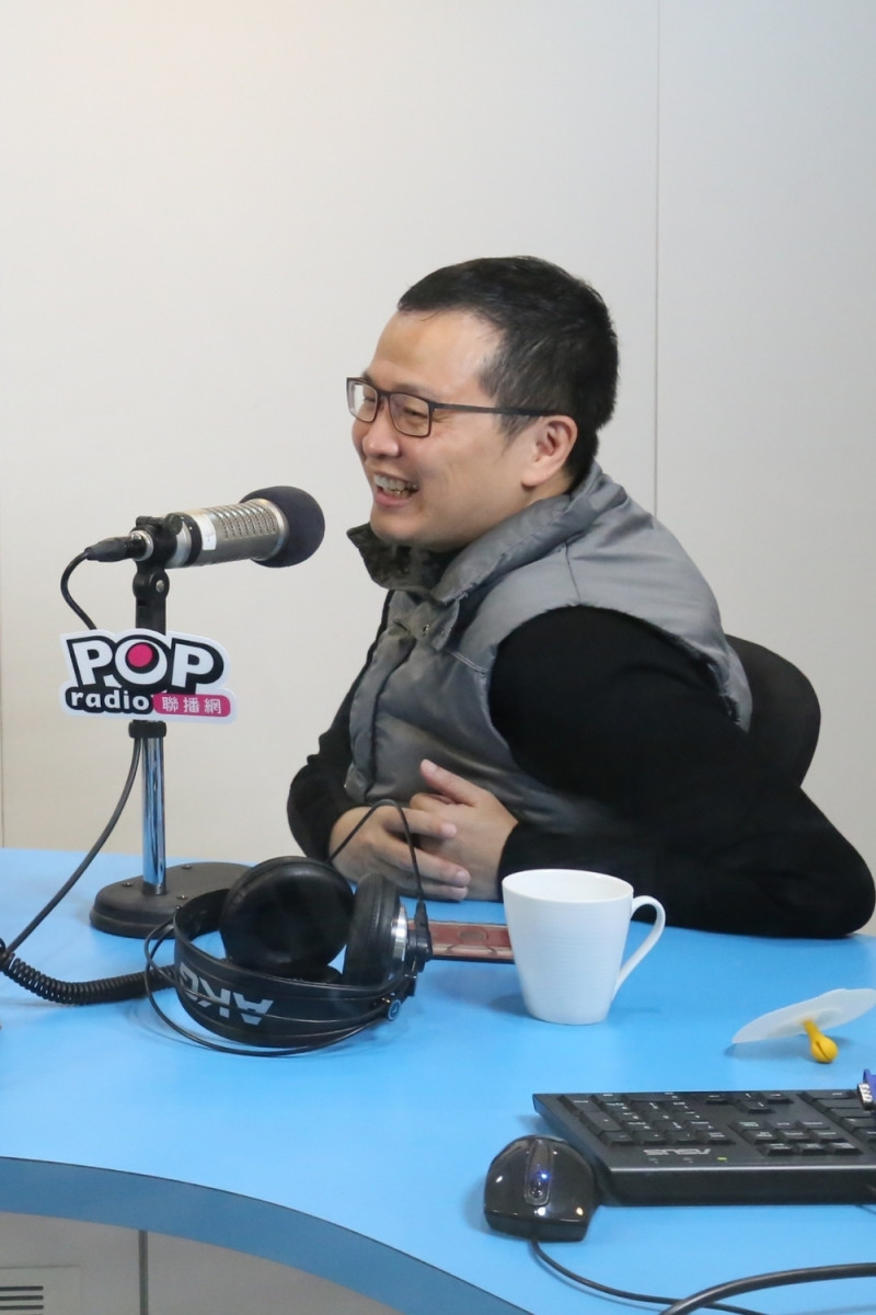 國民黨革實院長羅智強接受電台專訪。   圖：《POP撞新聞》/提供