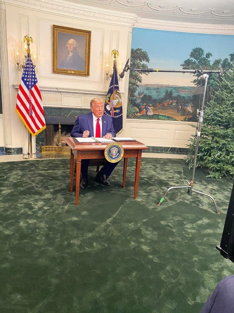 美國總統川普簽署美國會稍早通過的「外國公司問責法案」。(示意圖)   圖：翻攝自川普推特