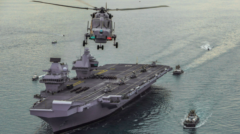 南韓現代重工（HHI）這周宣布，本週已與英國國防公司巴卜卡克(Babcock International)簽署瞭解備忘錄，預料會以英國航空母艦伊莉莎白女王號(上圖)為範本，合作打造南韓第一艘航艦。   圖：翻攝自英國海軍官網