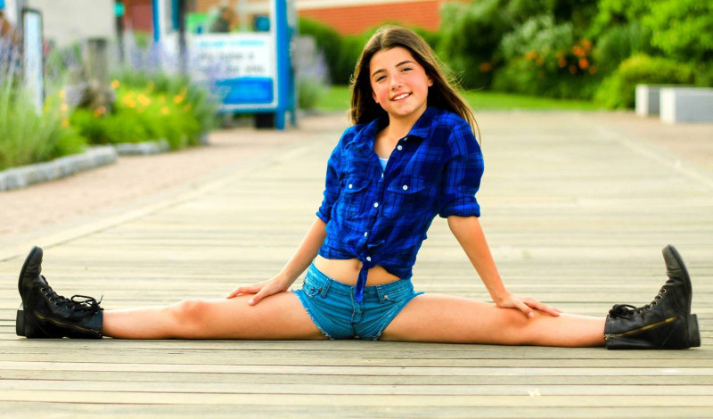 美國一名16歲女孩查莉·達梅利奧（Charli D'Amelio）在社群媒體TikTok擁有高達上億的紛絲量，外界也不禁好奇，她是如何做到的。   圖：翻攝自Charli D'Amelio臉書