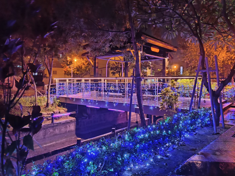新營綠川水岸涼亭燈飾   圖：台南市觀旅局／提供