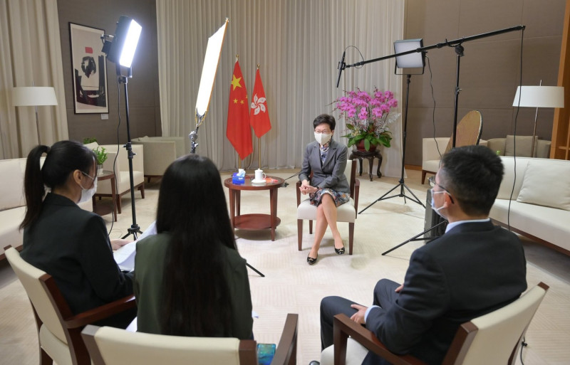 今（10日）林鄭月娥於臉書發布貼文，表示自己在過去幾天中，先後接受了《華爾街日報》（Wall Street Journa）和《中國日報》（China Daily）的訪問。   圖：翻攝自林鄭月娥臉書